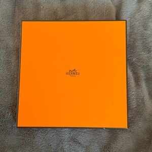 Hermes Box 7.5x7.5”